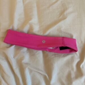 Lululemon Luxtreme‎ Training Headband LIPG Sweatband Lip Gloss Pink